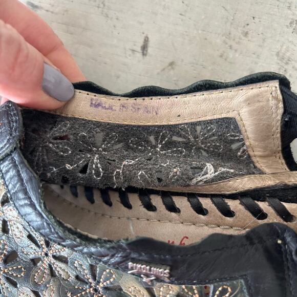 PIKOLINOS Black and Gold Floral Mules - Picture 14 of 14